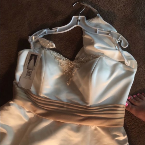 Wedding dress - Picture 4 of 4